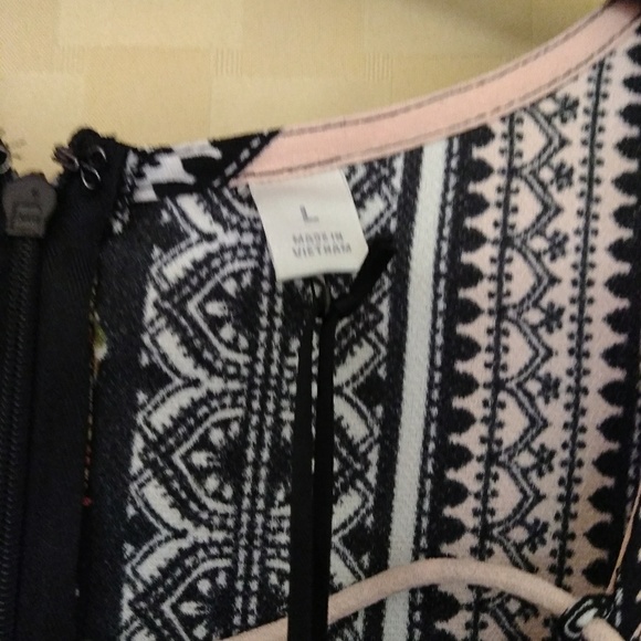 Romper - Picture 2 of 2